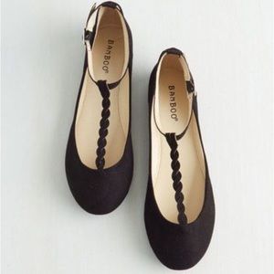 Modcloth Velvet T-strap Flats NWOT